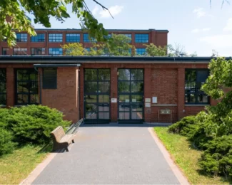 zdjęcie budynku nr 17 - Bierutowska Park, siedziba firmy Nanores